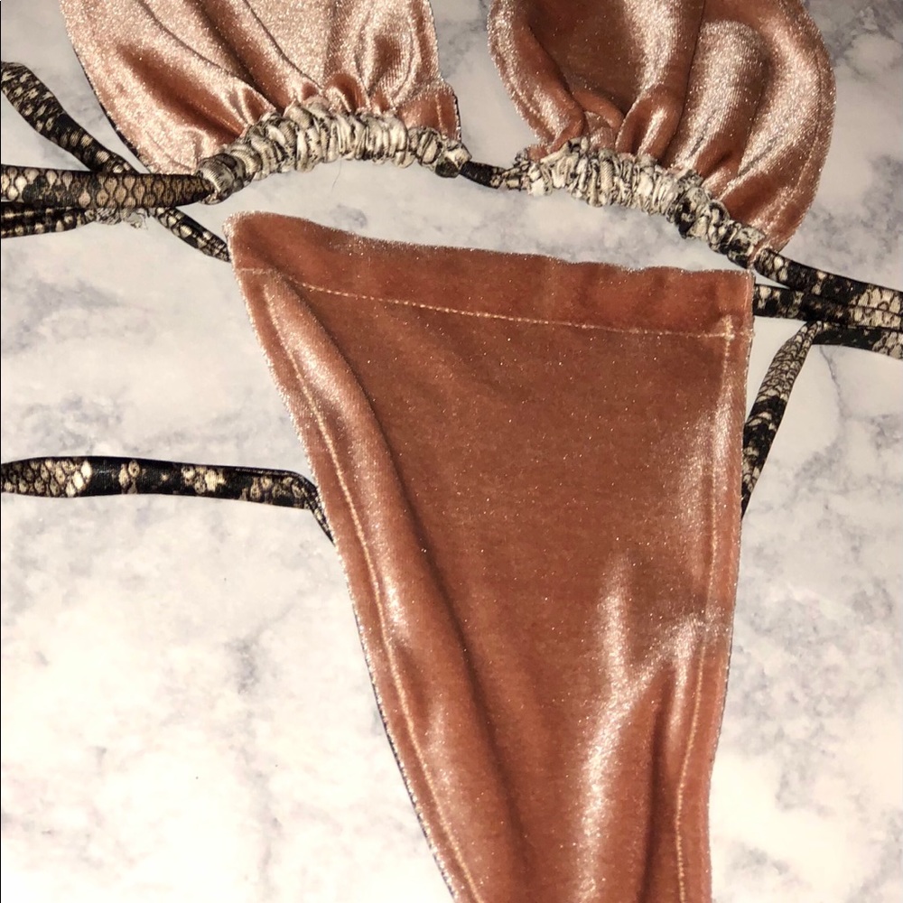 Velvet Snake - Picture 3 of 3